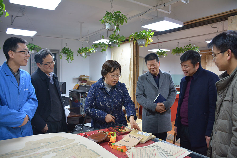 省委副秘書長、省檔案局局長劉蕓帶隊來公司開展“服務企業(yè)、服務群眾、服務基層“活動2.jpg